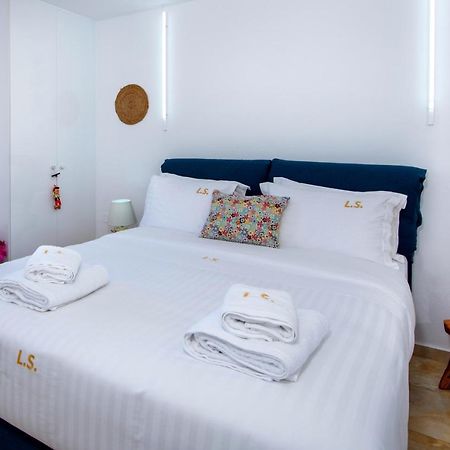 Lucky Suites (Adults Only) Resmo Dış mekan fotoğraf