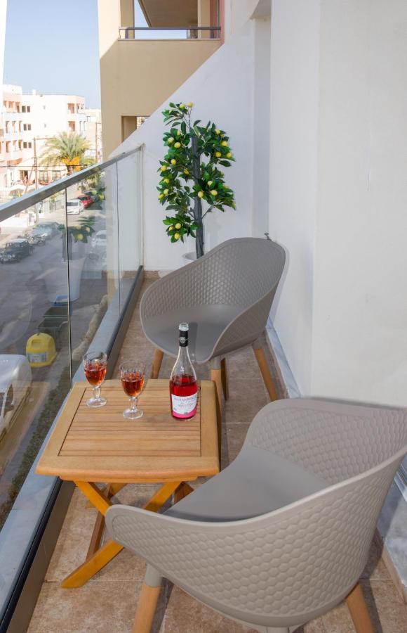 Lucky Suites (Adults Only) Resmo Dış mekan fotoğraf