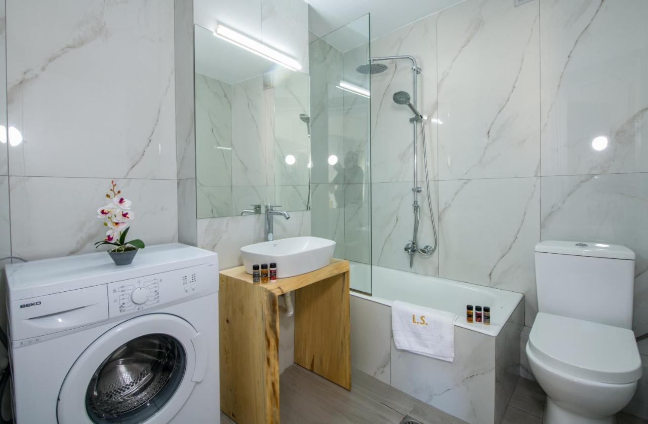 Lucky Suites (Adults Only) Resmo Dış mekan fotoğraf